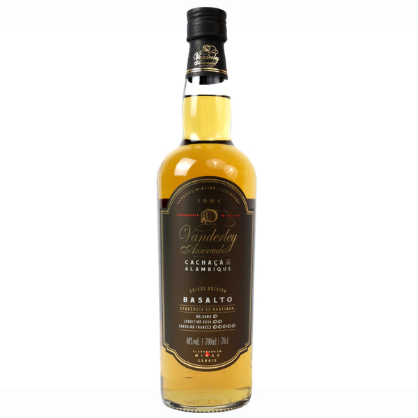 Cachaça Vanderley Azevedo Basalto | 4 Jahre im Soleira-Verfahren gereift, 3 verschiedene Fässer | 700ml 40% Vol